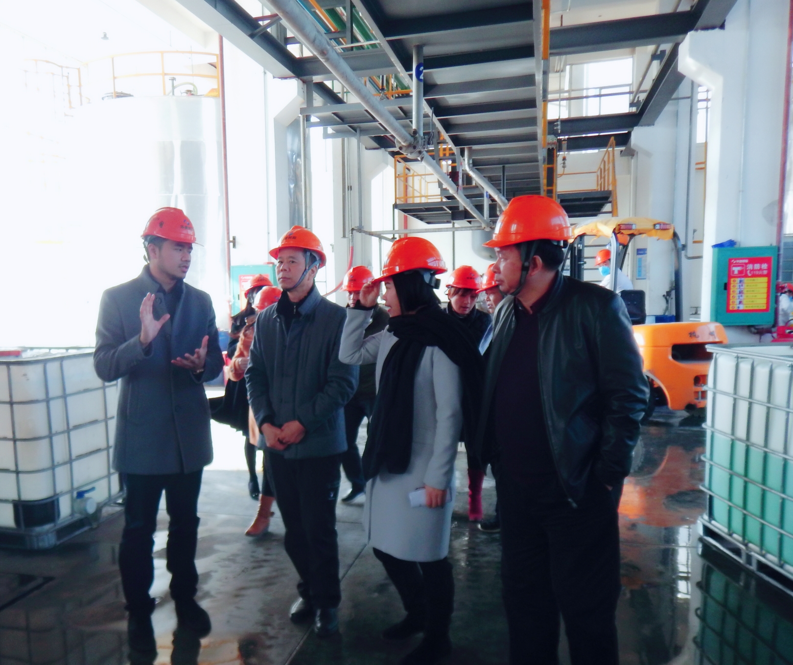 Vice-Chairman of the Hezhou CPPCC went to Hualong Resin Field Research Company to investigate the construction